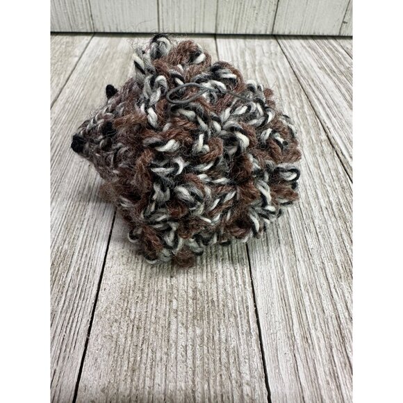 Yarn Unique Knitted Hedgehog Pattern Ornament Decor - Picture 2 of 7